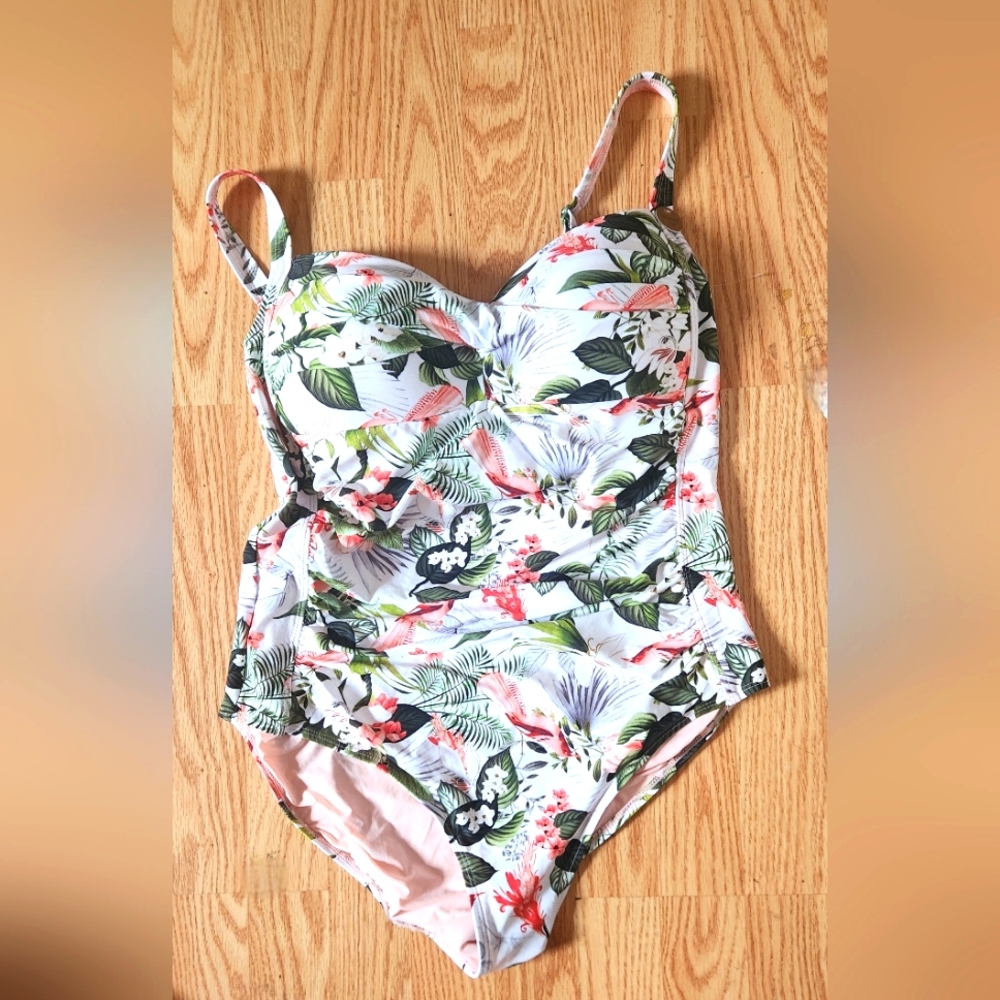 Nip tuck bathing suit flowers size 12 nwt